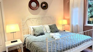 1 habitación, tabla de planchar con plancha, wifi y ropa de cama