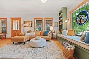 Bøker og stereoanlegg