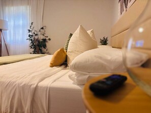 1 chambre, bureau, fer et planche à repasser, Wi-Fi