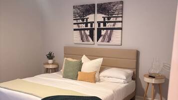 1 bedroom, desk, iron/ironing board, WiFi
