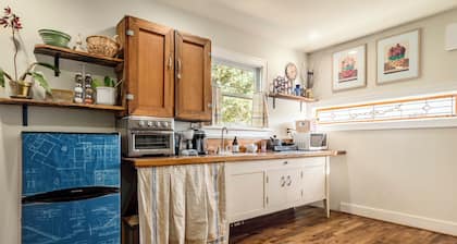 Loft 2-bedroom/1bath in Pewee Valley close to Louisville