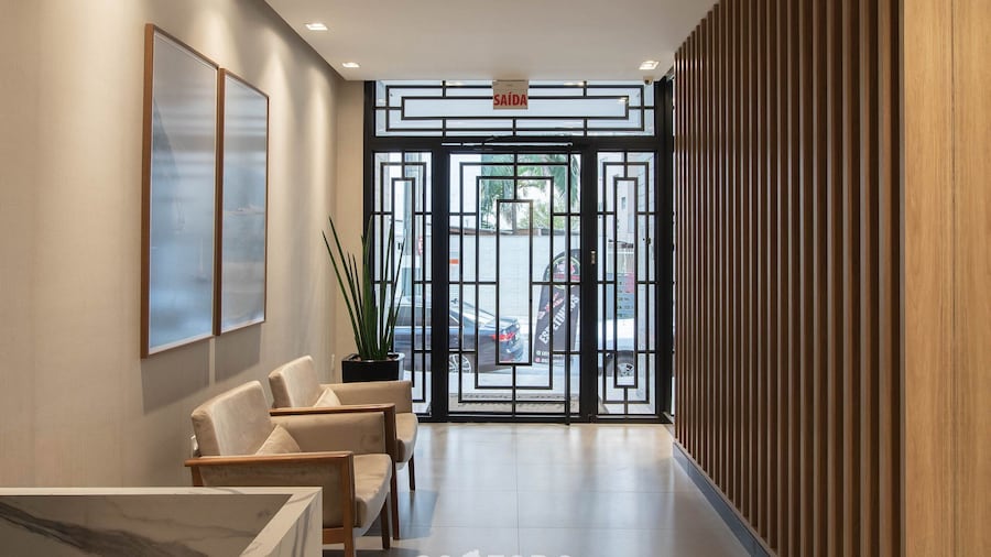 Apto 3 Quartos a 50 m da Orla Principal EOB0701