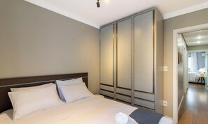 Basic Apartment | 3 bedrooms, free WiFi