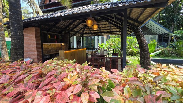 المنشأة من الخارج