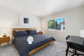 2 bedrooms, desk, iron/ironing board, free WiFi