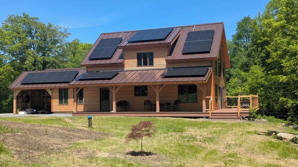 المنشأة من الخارج