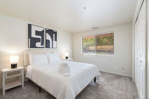 2 chambres, bureau, fer et planche à repasser, Wi-Fi gratuit