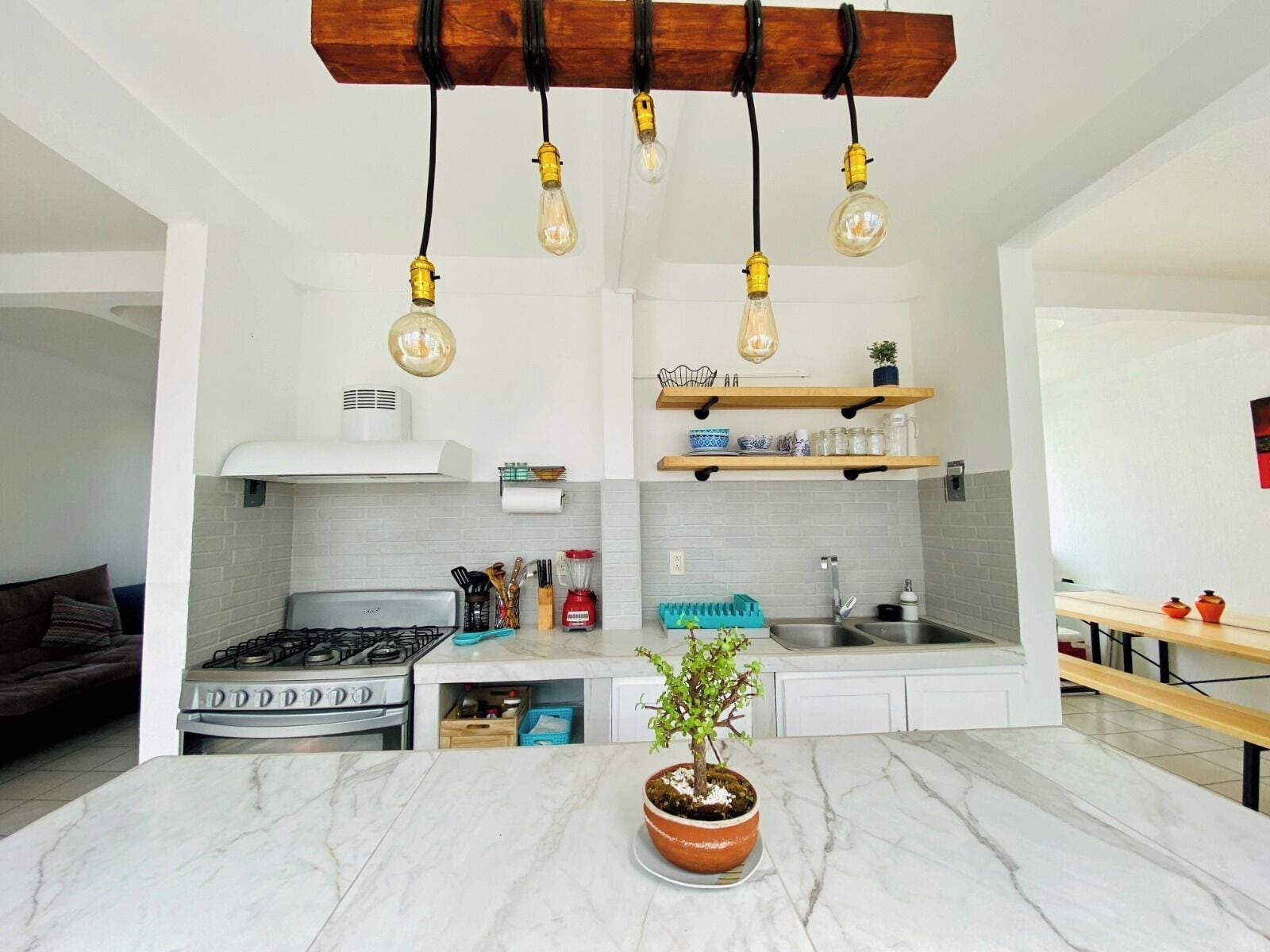 Casa família, 4 quartos, aceita animais de estimação | Cozinha privada | Refrigerador em uma área comum, micro-ondas em uma área comum