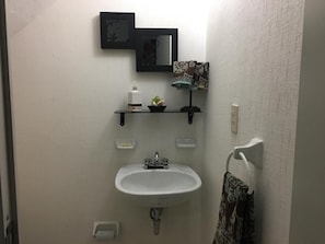 Casa familiare, 4 camere da letto, animali ammessi | Bagno | Asciugamani, sapone, shampoo, carta igienica