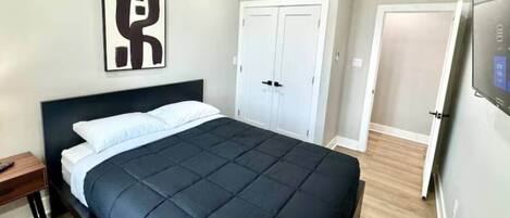 5 bedrooms, in-room safe, iron/ironing board, WiFi