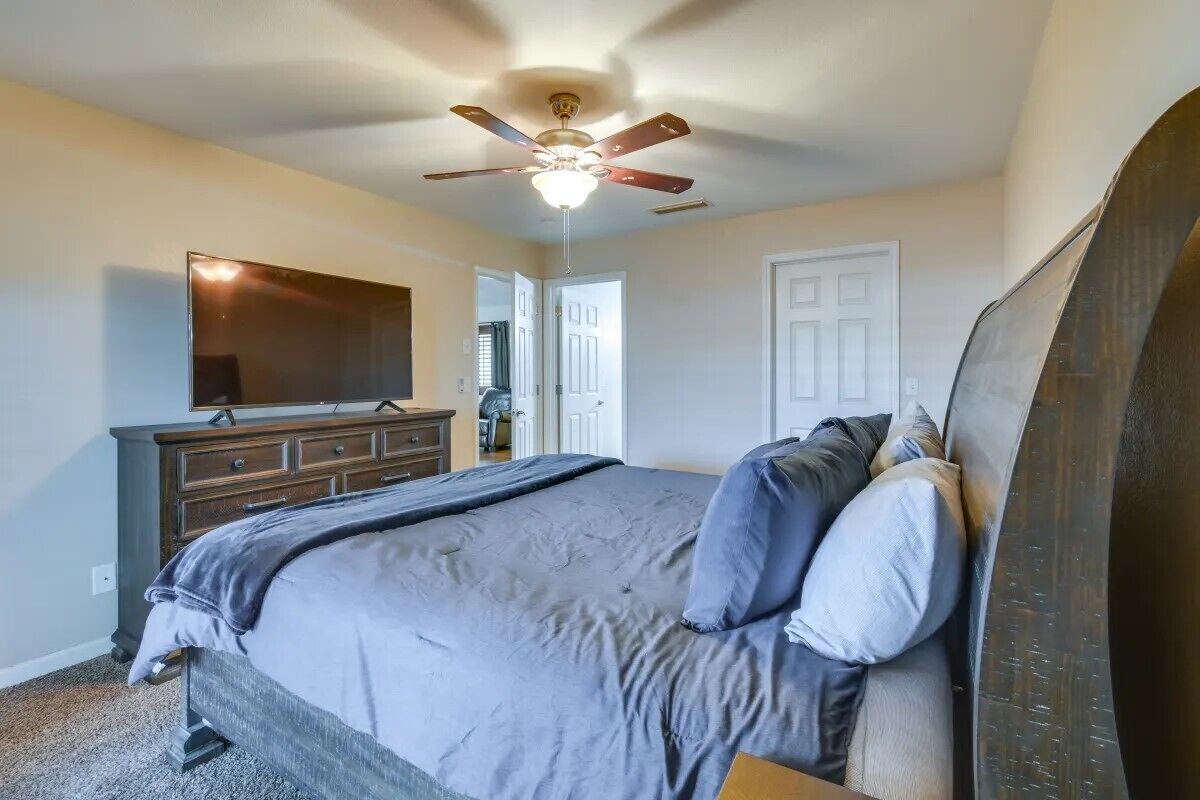 3 bedrooms, iron/ironing board, free WiFi, bed sheets
