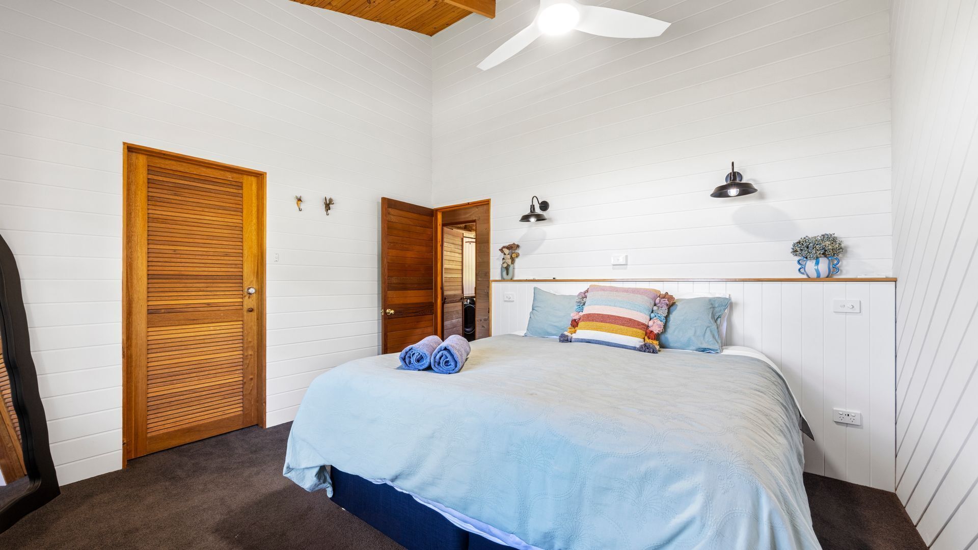 3 bedrooms, desk, iron/ironing board, free WiFi