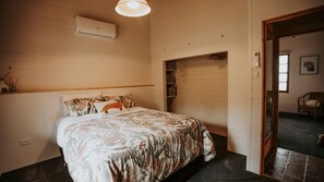 3 habitaciones, escritorio, tabla de planchar con plancha y wifi gratis