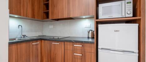 Suite, 2 grands lits, non-fumeurs | Lits bébé (gratuits), Wi-Fi gratuit, draps fournis