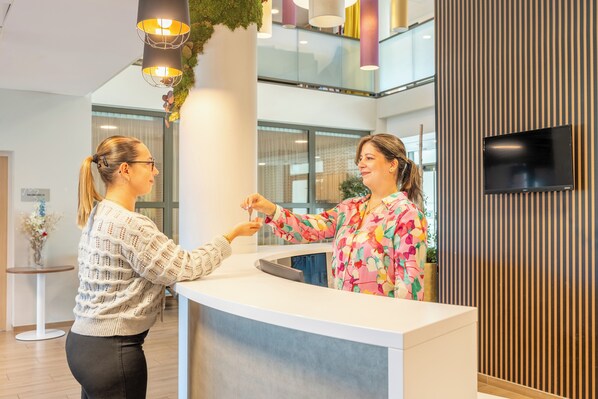 Reception - Quality Suites Grenoble Sud (Echirolles)