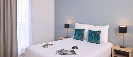 Chambre, 1 grand lit, non-fumeurs (Upgrade) | Lits bébé (gratuits), Wi-Fi gratuit, draps fournis