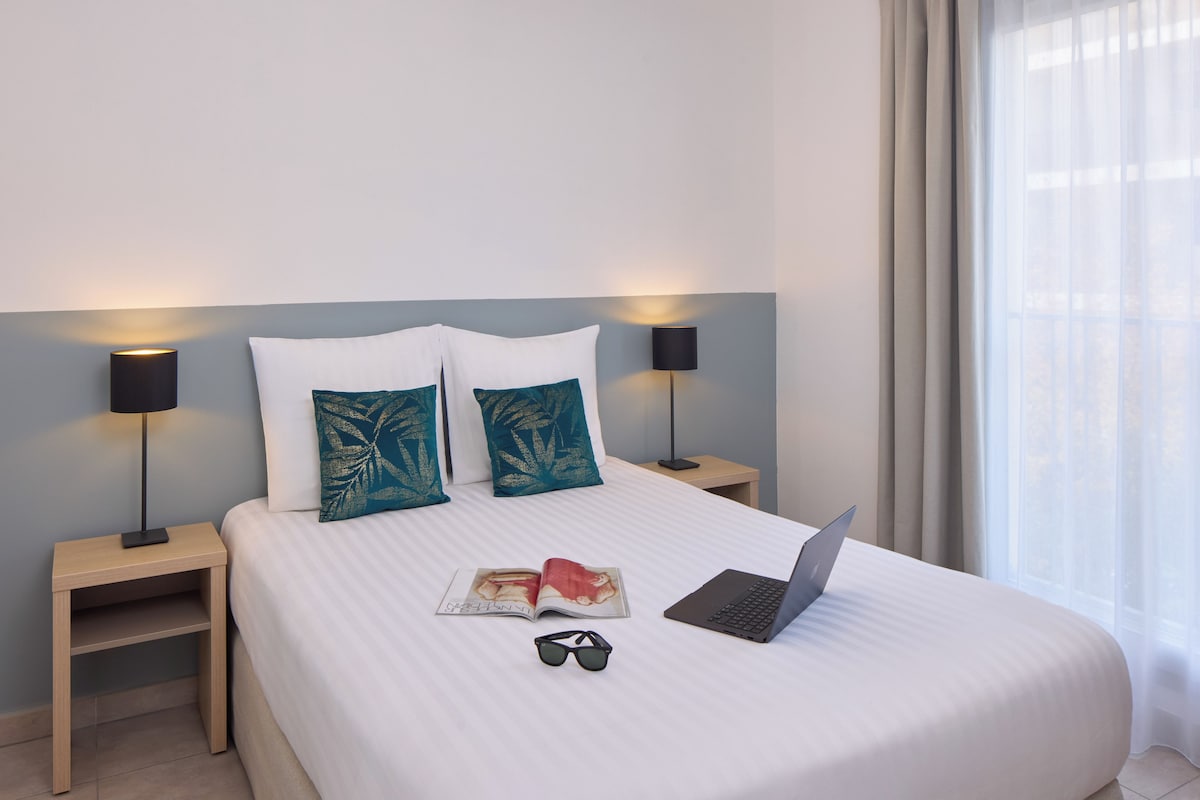 2 Queen Beds, Suite, Nonsmoking