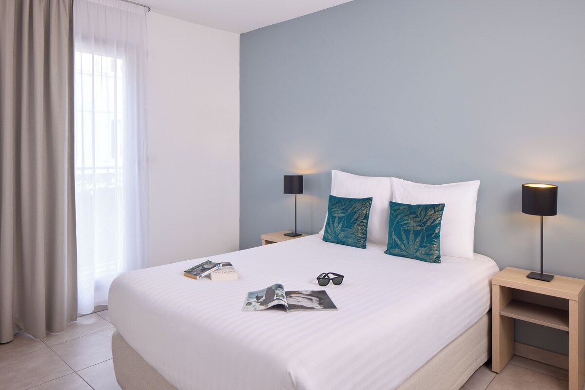 1 Queen Bed, Nonsmoking, Upgrade