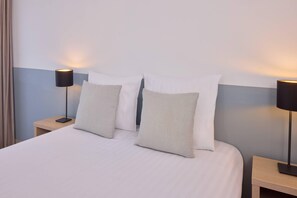 Standard-huone, 1 keskisuuri parisänky, tupakointi kielletty | Ilmaiset vauvansängyt, ilmainen Wi-Fi, vuodevaatteet