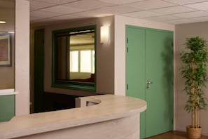 Lobby - Quality Aparthotel Chalon-sur-Saône Gare (Chalon-sur-Saone)