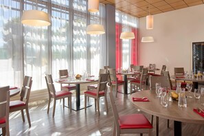 Breakfast area - Quality Suites Chalon-sur-Saône Gare (Chalon-sur-Saone)