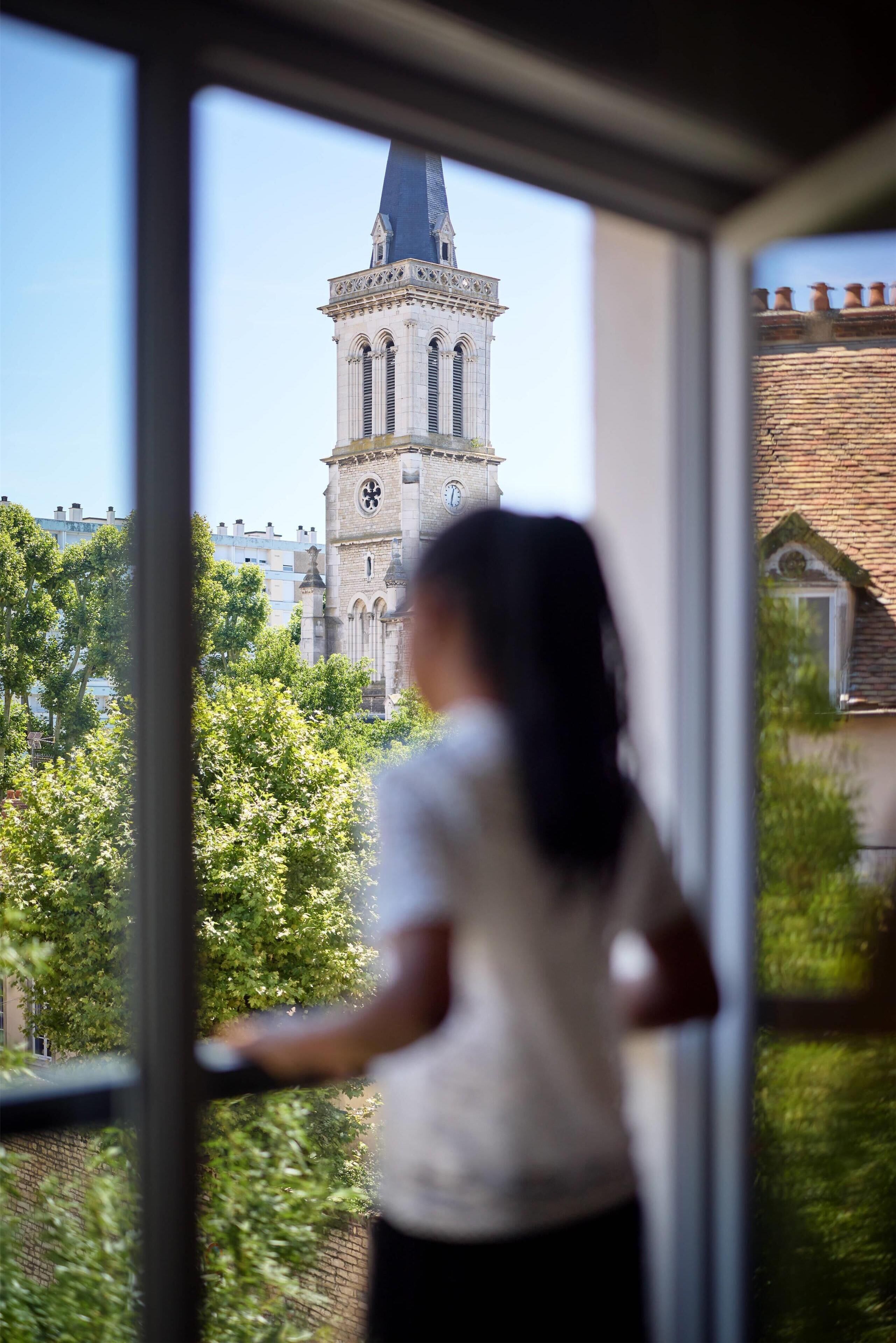 Apartment, 1 Queen Bed, Non Smoking (Upgrade) | Free WiFi