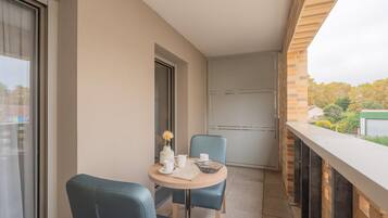 Room, 1 Queen Bed with Sofa bed, Non Smoking (Upgrade)