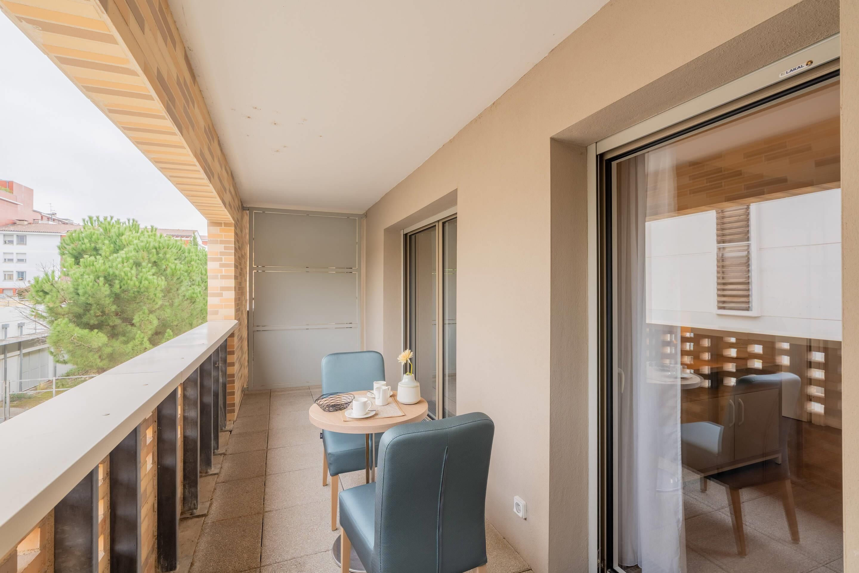 Suite, Multiple Beds, Non Smoking | Free cots/infant beds, free WiFi, bed sheets