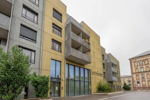 المنشأة من الخارج