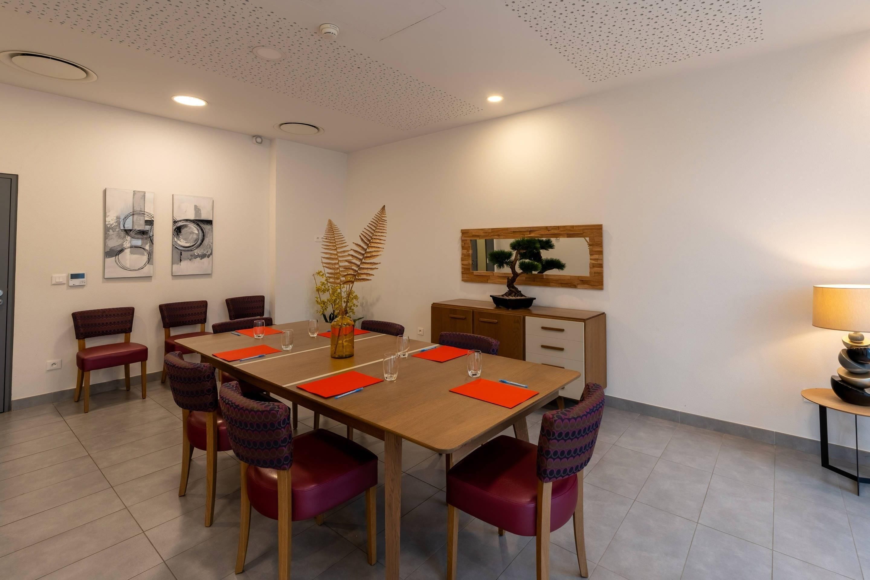 Meeting facility