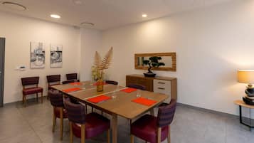 Meeting facility