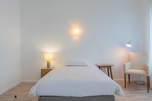 Chambre Standard, 1 grand lit, non-fumeurs | Wi-Fi gratuit