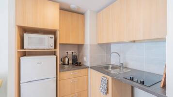 Apartment, 1 Bedroom | WiFi (free), bed sheets