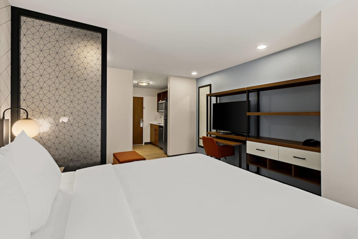 Standard Room, 1 King Bed, Non Smoking