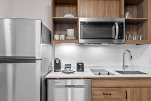 Standard Room, 2 Queen Beds, Non Smoking | Free WiFi - Everhome Suites Bowling Green (Bowling Green)