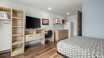 Desk, laptop workspace, free WiFi, bed sheets