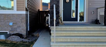80's Hollywood Hideway/2BR pet-friendly