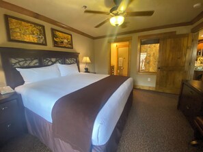 Bügeleisen/Bügelbrett, Internetzugang, Bettwäsche