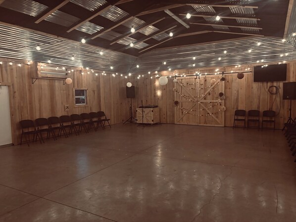 المنشأة من الداخل