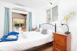 3 bedrooms, iron/ironing board, free WiFi, bed sheets