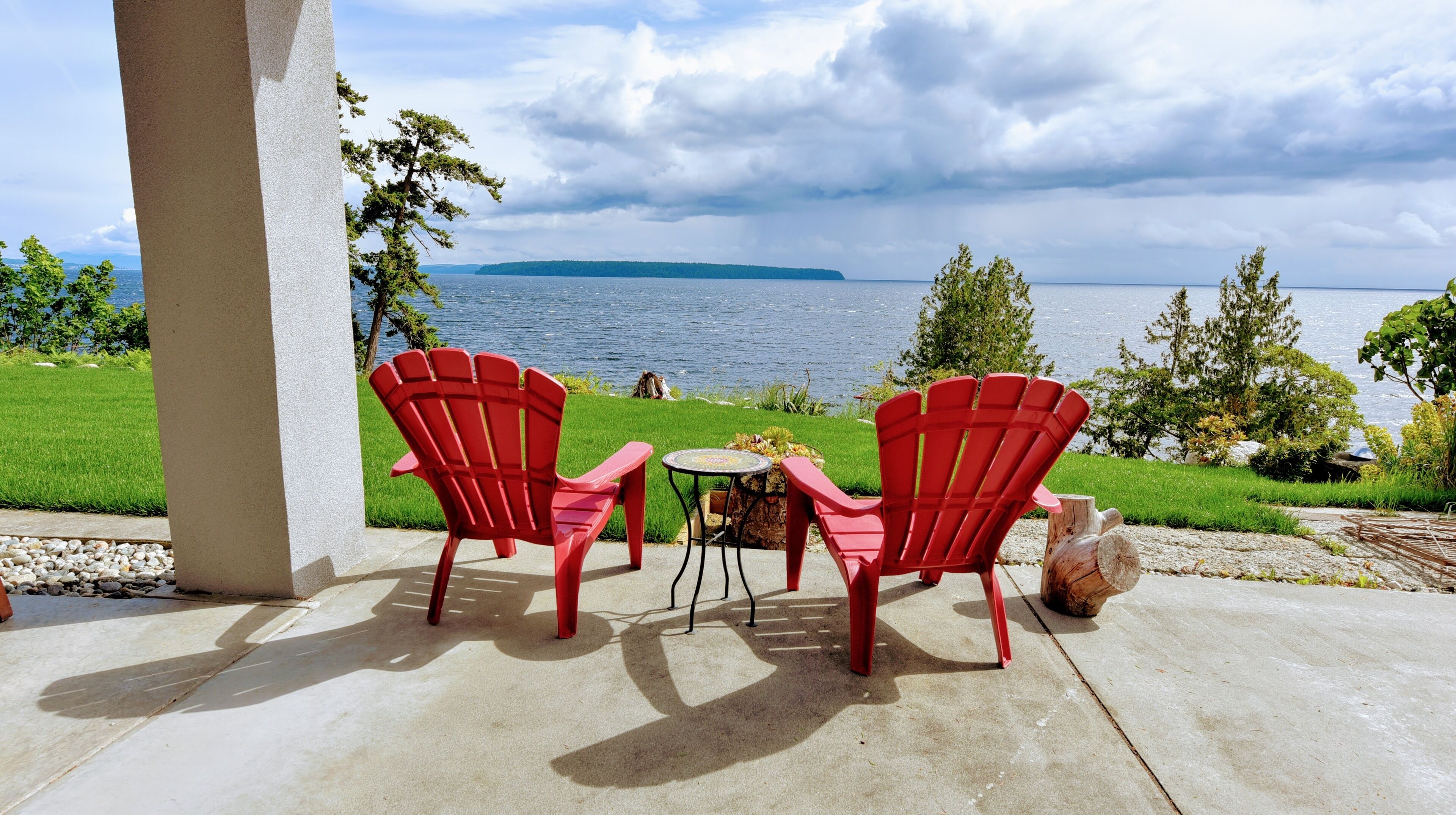 Many great sitting areas covered and not with spectacular views.