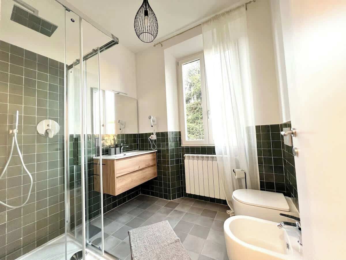 Dusche, Haartrockner, Bidet