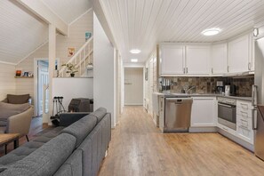 Coffee/tea maker, fridge, microwave, oven - Alpingrenda 38B by Vacation Trysil (Trysil)