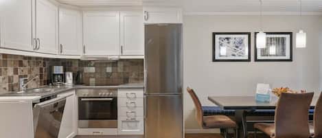 Coffee/tea maker, fridge, microwave, oven