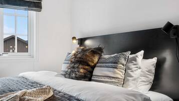 4 bedrooms, WiFi, bed sheets