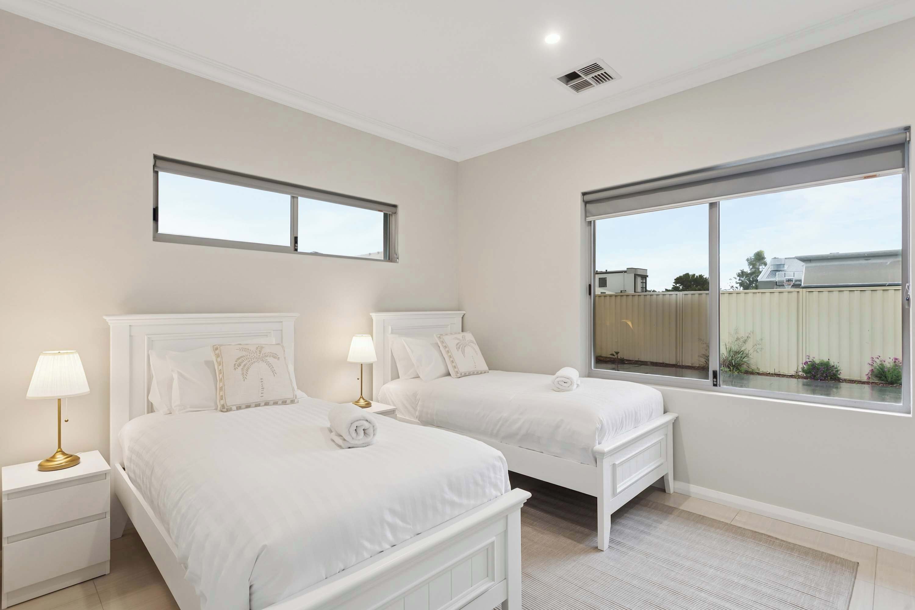4 habitaciones, escritorio, tabla de planchar con plancha y wifi 