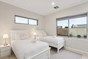 4 bedrooms, desk, iron/ironing board, WiFi