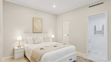 4 bedrooms, desk, iron/ironing board, WiFi