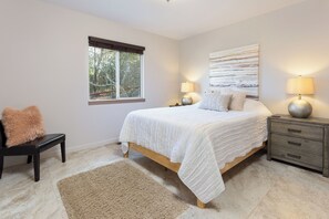 2 slaapkamers, een strijkplank/strijkijzer, gratis wifi, beddengoed