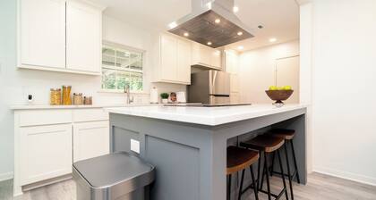 Stylish 5-Star Longview Stay: 3BR, Game Room & Smart TVs for 6–8 Guests